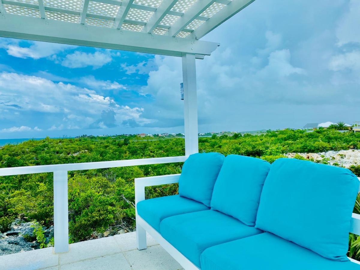 Modern Cottage With Chalk Sound Views Провиденсиалес Экстерьер фото