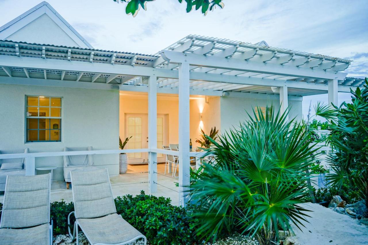 Modern Cottage With Chalk Sound Views Провиденсиалес Экстерьер фото
